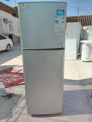 Samsung haladilnik sotiladi 950 ming