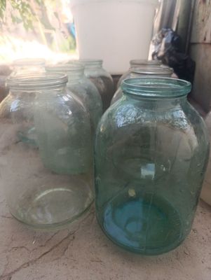 Продам 3 л ,2 л банки стеклянные