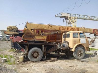 Автокран Ивонавец Сотилади