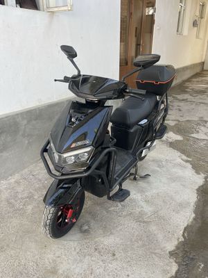 Skuter sotiladi yangi