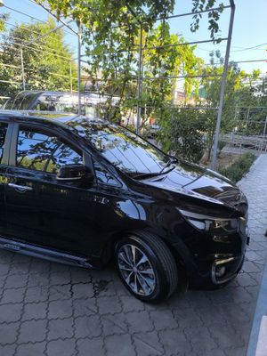 Kia carnival 2018-yil
