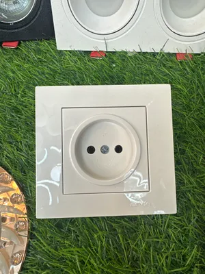 Розетки и выключатели