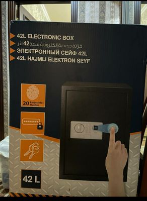 Сейф новый большой