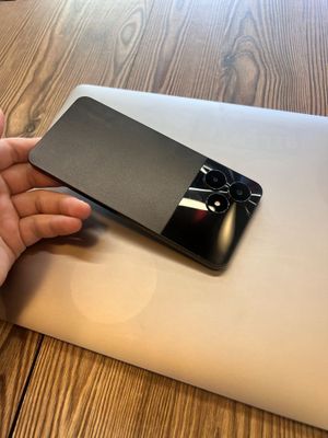 Realme C51 ideal holatda