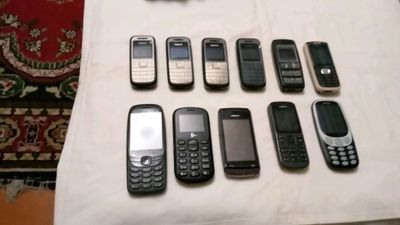 Продаются сотовые телефоны