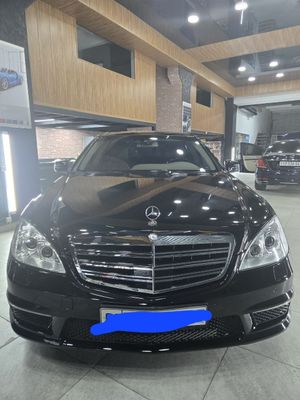 Mercedes W221 S 550