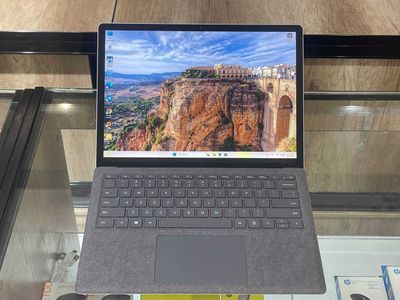 Microsoft Surface laptop 5 CORE i5-1235U ram 8 ssd 256 сенсорный