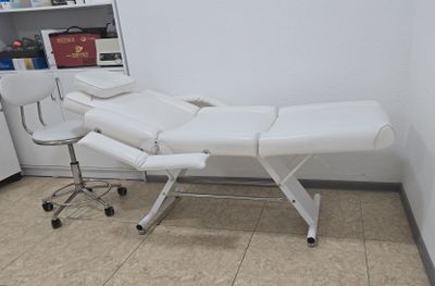 Кушетка косметологлар учун