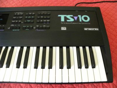 Ensoniq ts-10 ZO'R Holatda Srochna