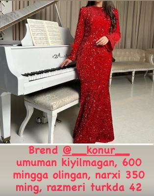 Kiyimlar sotiladi