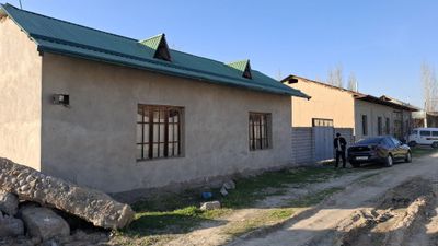 Янгийул тумани, Нуробод махалласида ер сотилади