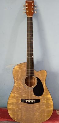 Akustika Gitara SOTILADI