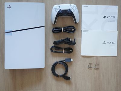 Playstation 5 slim 1tb holati yangide