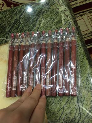 Помада карандаш