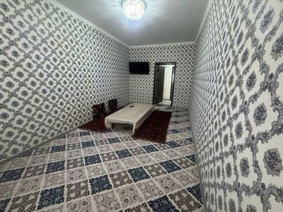 1etaj 2xona 3xona qilsa bo'ladi padvali ham bor faqat naxtka sotiladi.