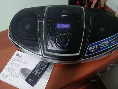 Магнитола LG в отличном состоянии.