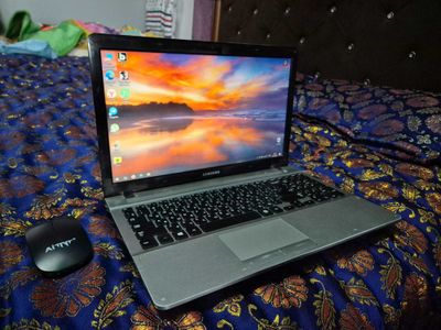 Samsung noutbook Core 3 4/500gb