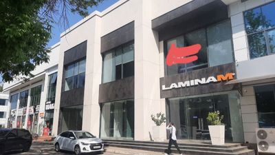 ПРОДАЁТСЯ ЗДАНИЕ (Лабзак - Динамо) ВДОЛЬ ДОРОГИ 700м2 (4х уровневое)