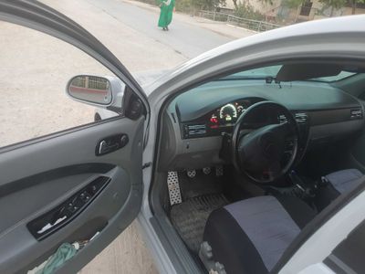 Ласетти жентра килинган