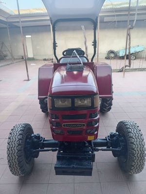 Traktor LUSHONG 304 Sotiladi