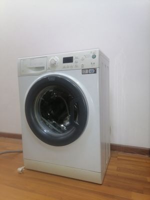 Стиральная машина| Hotpoint Ariston