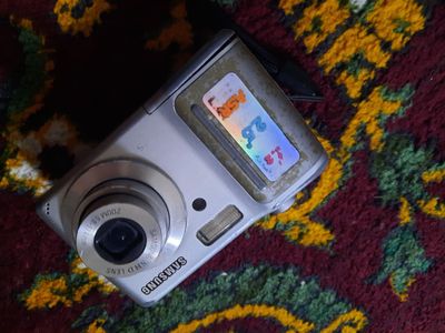 Samsung Digital Camera S750