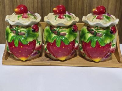 Срочно продаю набор для специй и 2 вазочки для букетов цветов