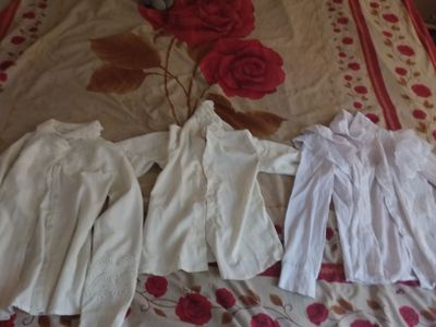 Школьные рубашки и жилетка