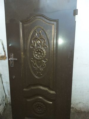 Продаётся железная дверь