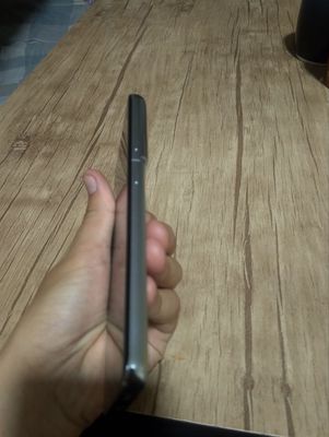 Samsung 21ultra 300$ kelishamiz hotira 12/256