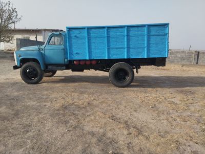 Gaz 53 sotiladi.