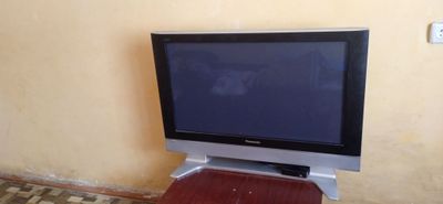 Panasonic televizor 43 lik bez smart tuner bor UZB kanallari kursatad