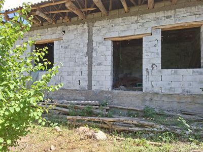 Хавли сотилади 6 сотиқ