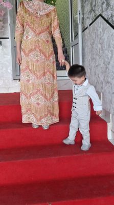 Koʻylak sotiladi