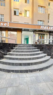 Алхоразмий Круг евро нежилое 55кв.м первая линия вдоль дороги срочно