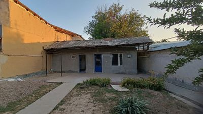 Продается юнусобод район. земля 1.5 сотик фасад 8 метр