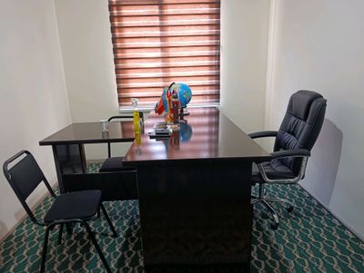 Offis mebili yumshoq krislosi bilan sotiladi