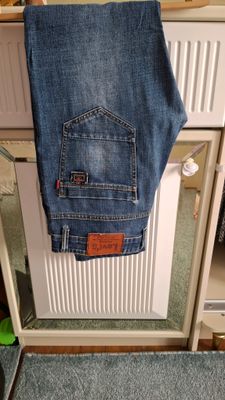 jensi shim erkaklar uchun Levi's razmer 33