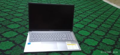 Asus Vivobook core i5 512 xotira