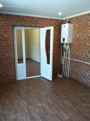 продается дом в Паркенте 8 соток земли