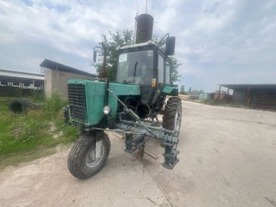 Traktor трактор сотилади