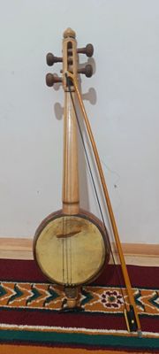Gʻijjak sotiladi simichogi bilan.