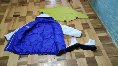 Комплект куртка,ботинки, свитер дёшево