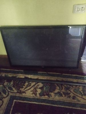Продам телевизор LG 42