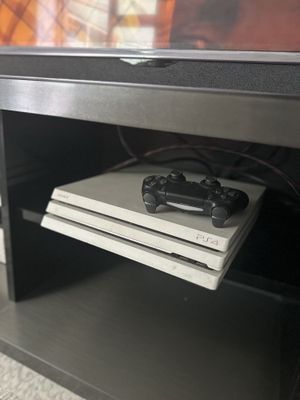 Продаю Plastation 4 Pro