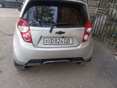 Chevrolet spark.