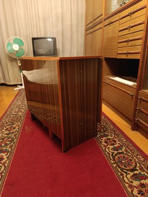 Стол книжка ,полированный на 4 ножках.Разм.160-80.