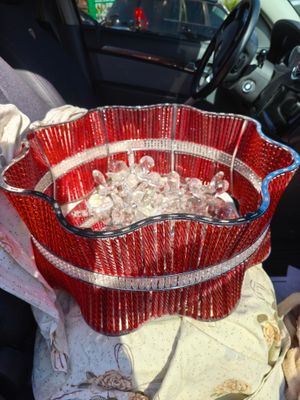 красная хрустальная люстра