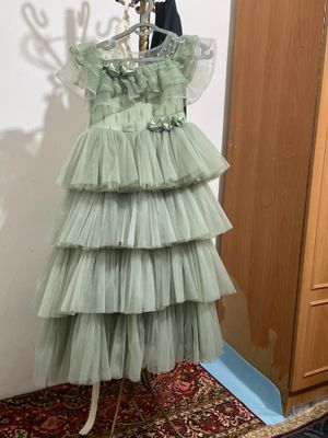 8-10 yoshli qizlarga vecherniy koylak Narxi 600000
