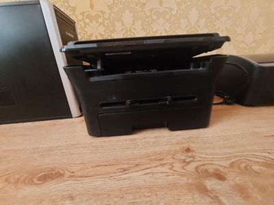 Printer hamyonbob va sifatli samsung juda yaxshi.